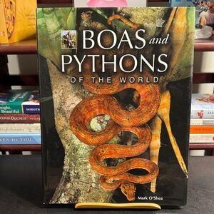 Boas and Pythons of the World Book